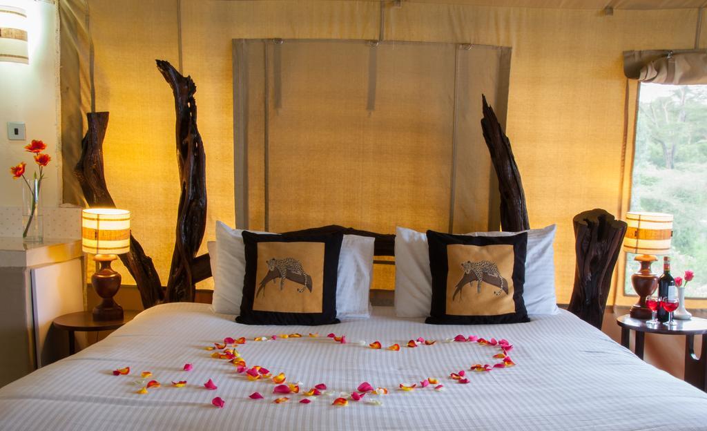 Crater Lake Tented Camp And Game Sanctuary Naivasha Eksteriør bilde